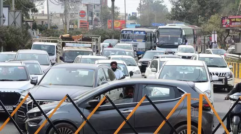 दलित समुदाय के लोगों ने PAP चौक जाम किया, राहगीरों को परेशानी दलित समुदाय के लोगों ने PAP चौक जाम किया, राहगीरों को परेशानी