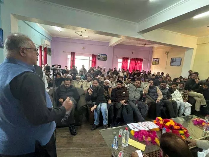 मोदी सरकार जम्मू-कश्मीर के लोगों की भावनाओं से खेल रही: JKPCC chief मोदी सरकार जम्मू-कश्मीर के लोगों की भावनाओं से खेल रही: JKPCC chief