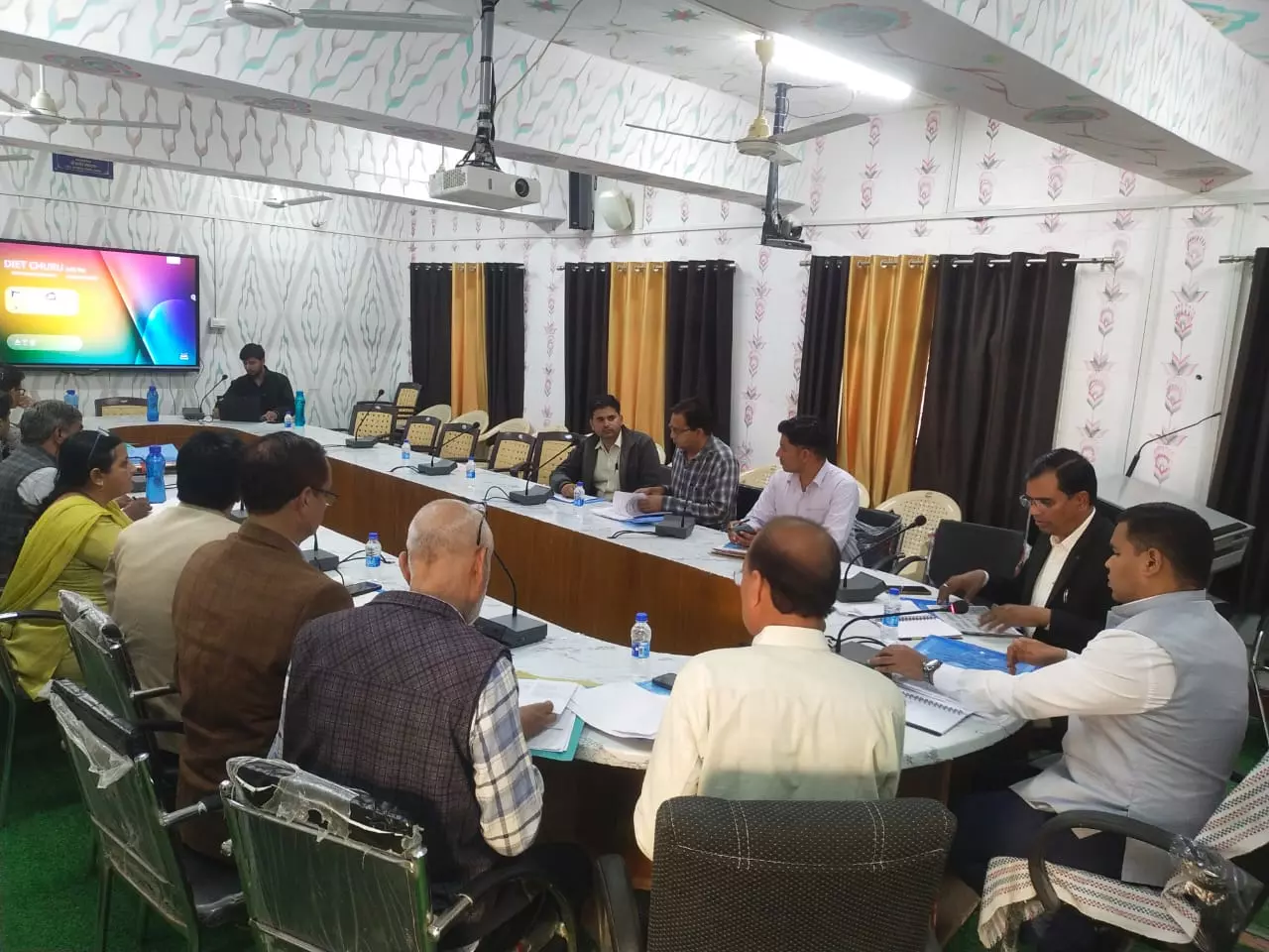 Churu: जिला कलेक्टर सुराणा ने जिला निष्पादन समिति व मिड डे मील की बैठक में दिए निर्देश Churu: जिला कलेक्टर सुराणा ने जिला निष्पादन समिति व मिड डे मील की बैठक में दिए निर्देश