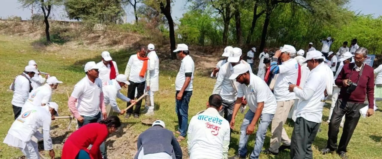 Gangapur सिटी की ग्राम महानंदपुर में राज्य स्तरीय जल ग्रहण यात्रा Gangapur सिटी की ग्राम महानंदपुर में राज्य स्तरीय जल ग्रहण यात्रा