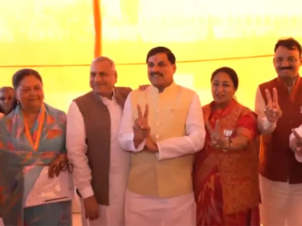 CM Yadav दिल्ली की मुख्यमंत्री रेखा गुप्ता के शपथ ग्रहण समारोह में शामिल हुए CM Yadav दिल्ली की मुख्यमंत्री रेखा गुप्ता के शपथ ग्रहण समारोह में शामिल हुए