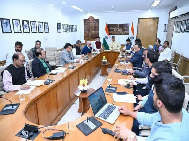 कृषि मंत्री ने Andhra के किसानों की बेहतरी के लिए सहयोग का आश्वासन दिया कृषि मंत्री ने Andhra के किसानों की बेहतरी के लिए सहयोग का आश्वासन दिया