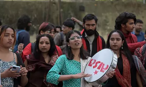 जामिया के छात्रों के साथ एकजुटता दिखाने के लिए कार्यकर्ता, शिक्षाविद जंतर-मंतर पर एकत्र हुए