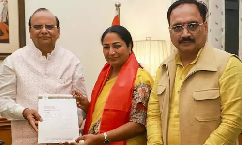 रेखा गुप्ता का डूसू अध्यक्ष से दिल्ली सीएम पद तक का सफर रेखा गुप्ता का डूसू अध्यक्ष से दिल्ली सीएम पद तक का सफर