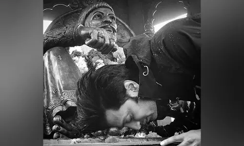Riteish Deshmukh ने छत्रपति शिवाजी महाराज को उनकी 395वीं जयंती पर श्रद्धांजलि दी