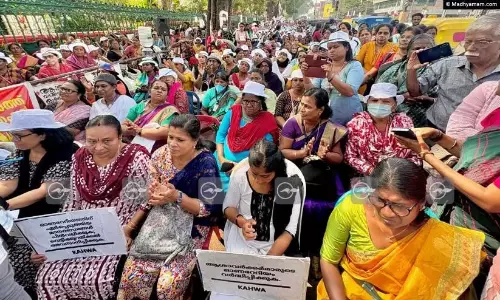 आज सचिवालय के सामने आशा कार्यकर्ताओं का विशाल जमावड़ा : हड़ताल का 11वां दिन