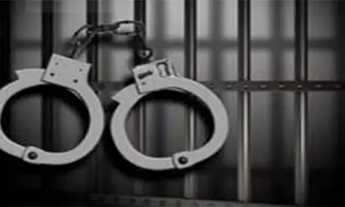 Bihar Crime : रेड लाइट एरिया में पुलिस ने की छापेमारी, 20 लोग गिरफ्तार