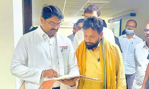 Andhra: सुभाष ने ईएसआई अस्पतालों में बेहतर सेवाओं का आश्वासन दिया Andhra: सुभाष ने ईएसआई अस्पतालों में बेहतर सेवाओं का आश्वासन दिया