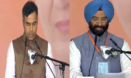 Delhi CM Oath Ceremony: प्रवेश वर्मा और आशीष सूद के बाद मनजिंदर सिंह सिरसा ने ली मंत्री पद की शपथ Delhi CM Oath Ceremony: प्रवेश वर्मा और आशीष सूद के बाद मनजिंदर सिंह सिरसा ने ली मंत्री पद की शपथ