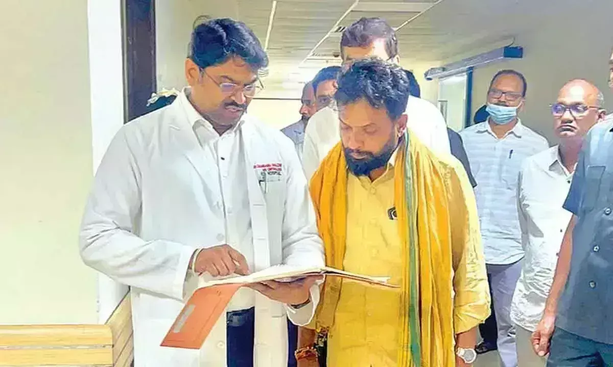 सुभाष ने ESI अस्पतालों में बेहतर सेवाओं का आश्वासन दिया सुभाष ने ESI अस्पतालों में बेहतर सेवाओं का आश्वासन दिया