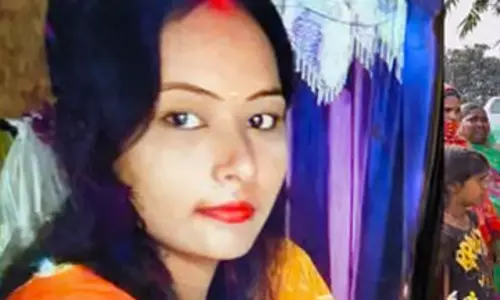 Gorakhpur: हत्या के नौ दिन बाद आरोपी पति ने कोर्ट में आत्मसमर्पण किया Gorakhpur: हत्या के नौ दिन बाद आरोपी पति ने कोर्ट में आत्मसमर्पण किया