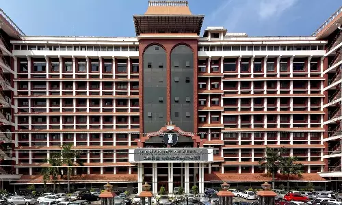 Kerala: राज्य सरकार ने उच्च न्यायालय के वकीलों के वेतन में भी वृद्धि की