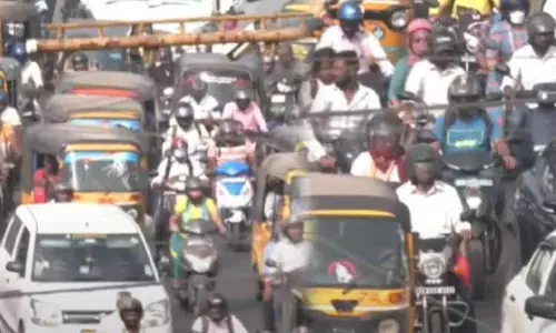Chennai में एलीफेंट गेट ब्रिज पर यातायात जाम, यात्रियों ने जताया गुस्सा