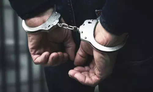 Kochi एयरपोर्ट पर ‘बम’ का मजाक उड़ाने से यात्री परेशानी में पड़ गया Kochi एयरपोर्ट पर ‘बम’ का मजाक उड़ाने से यात्री परेशानी में पड़ गया