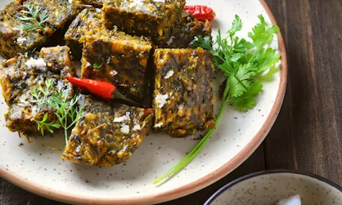 कोथिम्बीर वडी (धनिया पत्ती पकोड़े) रेसिपी कोथिम्बीर वडी (धनिया पत्ती पकोड़े) रेसिपी