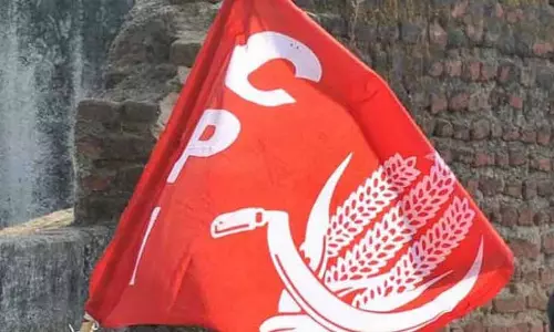 Kerala : वित्तपोषित सड़कों और निजी विश्वविद्यालय विधेयक पर टोल का विरोध किया Kerala : वित्तपोषित सड़कों और निजी विश्वविद्यालय विधेयक पर टोल का विरोध किया