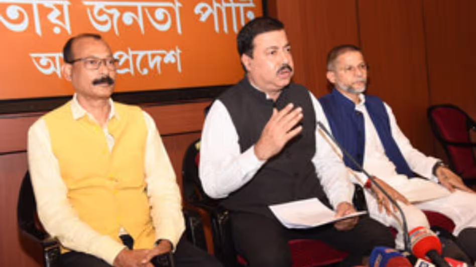 Assam भाजपा ने एपीएससी घोटाला रिपोर्ट पर कांग्रेस नेता भूपेन बोरा के ‘पाखंड’ की आलोचना की