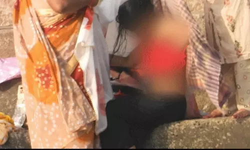 Prayagraj: महिलाओं के वीडियो वायरल होने का सनसनीखेज मामला सामने आया Prayagraj: महिलाओं के वीडियो वायरल होने का सनसनीखेज मामला सामने आया