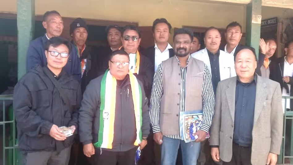 Nagaland कांग्रेस नेतृत्व ने वोखा डीसीसी से मुलाकात की Nagaland कांग्रेस नेतृत्व ने वोखा डीसीसी से मुलाकात की