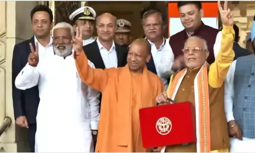 Lucknow: योगी सरकार के बजट में स्वास्थ्य सुविधाएं और इंफ्रास्क्ट्रचर में हुआ बड़ा बदलाव
