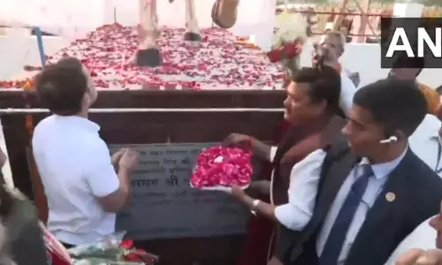 कांग्रेस सांसद राहुल गांधी ने राणा बेनी माधव सिंह की प्रतिमा का किया अनावरण कांग्रेस सांसद राहुल गांधी ने राणा बेनी माधव सिंह की प्रतिमा का किया अनावरण