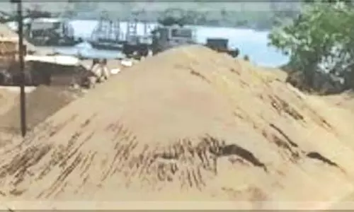 Goa नदी रेत संरक्षक ने अवैध रेत खनन पर दूसरी अवमानना याचिका दायर की Goa नदी रेत संरक्षक ने अवैध रेत खनन पर दूसरी अवमानना याचिका दायर की