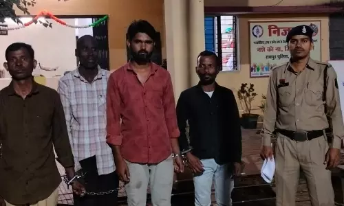 माना पुलिस ने गौ तस्करों को पकड़ा, 11 मवेशियों का किया रेस्क्यू