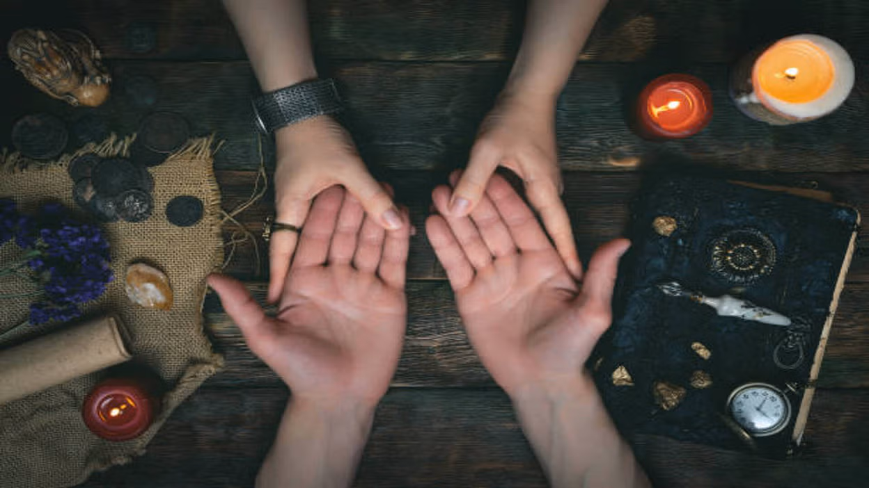 Palmistry यदि हथेली में रेखा होने से एक से ज्यादा शादी Palmistry यदि हथेली में रेखा होने से एक से ज्यादा शादी