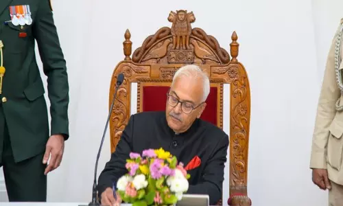 Manipur राज्यपाल ने लोगों से सात दिनों के भीतर अवैध रूप से रखे गए हथियार सौंपने का आग्रह किया Manipur राज्यपाल ने लोगों से सात दिनों के भीतर अवैध रूप से रखे गए हथियार सौंपने का आग्रह किया