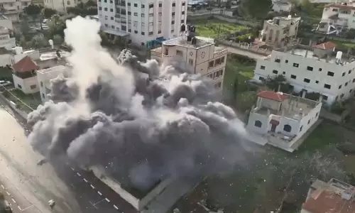 IDF ने 2 इज़रायलियों की हत्या के लिए अमर ओदेह के घर को बना दिया मलबा, VIDEO IDF ने 2 इज़रायलियों की हत्या के लिए अमर ओदेह के घर को बना दिया मलबा, VIDEO