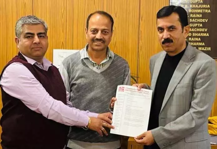 CTTIK प्रतिनिधिमंडल ने JPDCL के मुख्य अभियंता से मुलाकात कर रखी मांगें CTTIK प्रतिनिधिमंडल ने JPDCL के मुख्य अभियंता से मुलाकात कर रखी मांगें