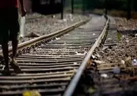 Up News: रेलवे लाइन पर पड़ा मिला अज्ञात व्यक्ति का शव, मचा हड़कंप Up News: रेलवे लाइन पर पड़ा मिला अज्ञात व्यक्ति का शव, मचा हड़कंप