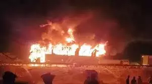 Jharkhand: श्रद्धालुओं को ले जा रही बस में लगी आग, ड्राइवर घायल Jharkhand: श्रद्धालुओं को ले जा रही बस में लगी आग, ड्राइवर घायल