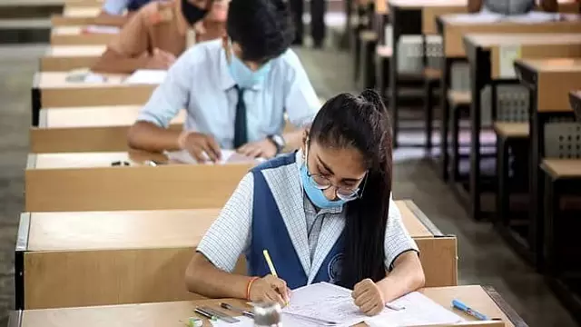 SSLC छात्रों के लिए कोई अतिरिक्त ग्रेस मार्क्स नहीं: उत्तीर्ण होने के लिए न्यूनतम 35% अंक आवश्यक SSLC छात्रों के लिए कोई अतिरिक्त ग्रेस मार्क्स नहीं: उत्तीर्ण होने के लिए न्यूनतम 35% अंक आवश्यक