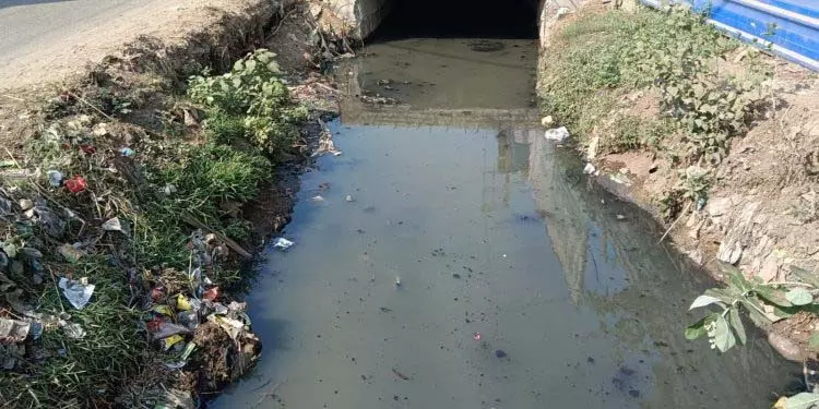 सिल्क सिटी में तूफानी जल निकासी व्यवस्था खराब सिल्क सिटी में तूफानी जल निकासी व्यवस्था खराब
