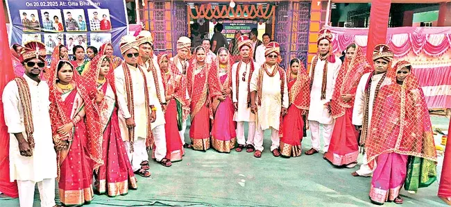 Odisha: गीता भवन हॉल में दिनभर शादी समारोहों की चहल-पहल रही Odisha: गीता भवन हॉल में दिनभर शादी समारोहों की चहल-पहल रही