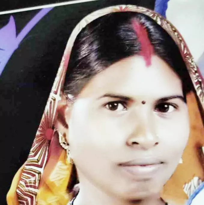 मायके जाने से पति ने रोका, तो फंदे पर झूल गई पत्नी मायके जाने से पति ने रोका, तो फंदे पर झूल गई पत्नी