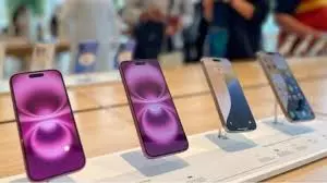iPhones ने मोबाइल फोन एक्सपोर्ट 25 हजार करोड़ के पार पहुंचाया iPhones ने मोबाइल फोन एक्सपोर्ट 25 हजार करोड़ के पार पहुंचाया