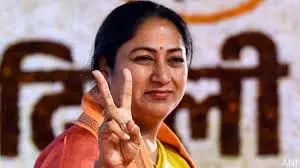मोदी की मौजूदगी में रेखा गुप्ता ने ली दिल्ली के सीएम पद की शपथ मोदी की मौजूदगी में रेखा गुप्ता ने ली दिल्ली के सीएम पद की शपथ