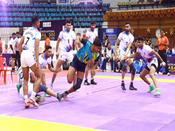 71वीं सीनियर नेशनल कबड्डी चैंपियनशिप: PKL के सितारों ने पहले दिन बिखेरा जलवा 71वीं सीनियर नेशनल कबड्डी चैंपियनशिप: PKL के सितारों ने पहले दिन बिखेरा जलवा