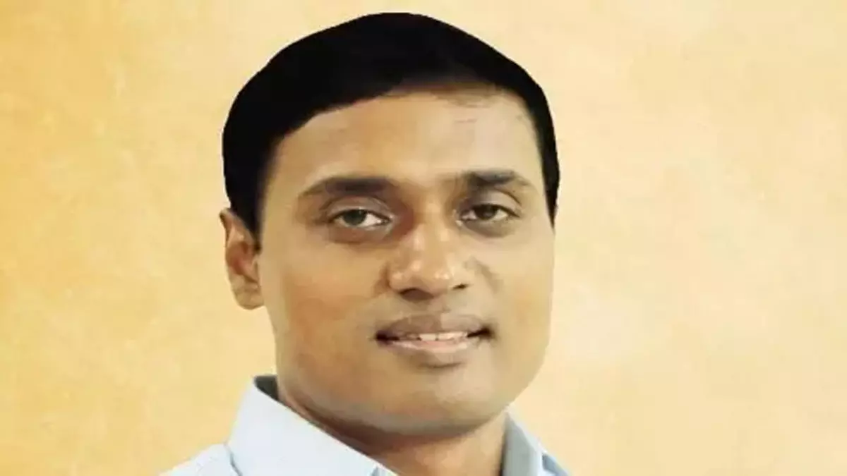 सांसद ने Jagan की सुरक्षा चूक का मुद्दा उठाया सांसद ने Jagan की सुरक्षा चूक का मुद्दा उठाया