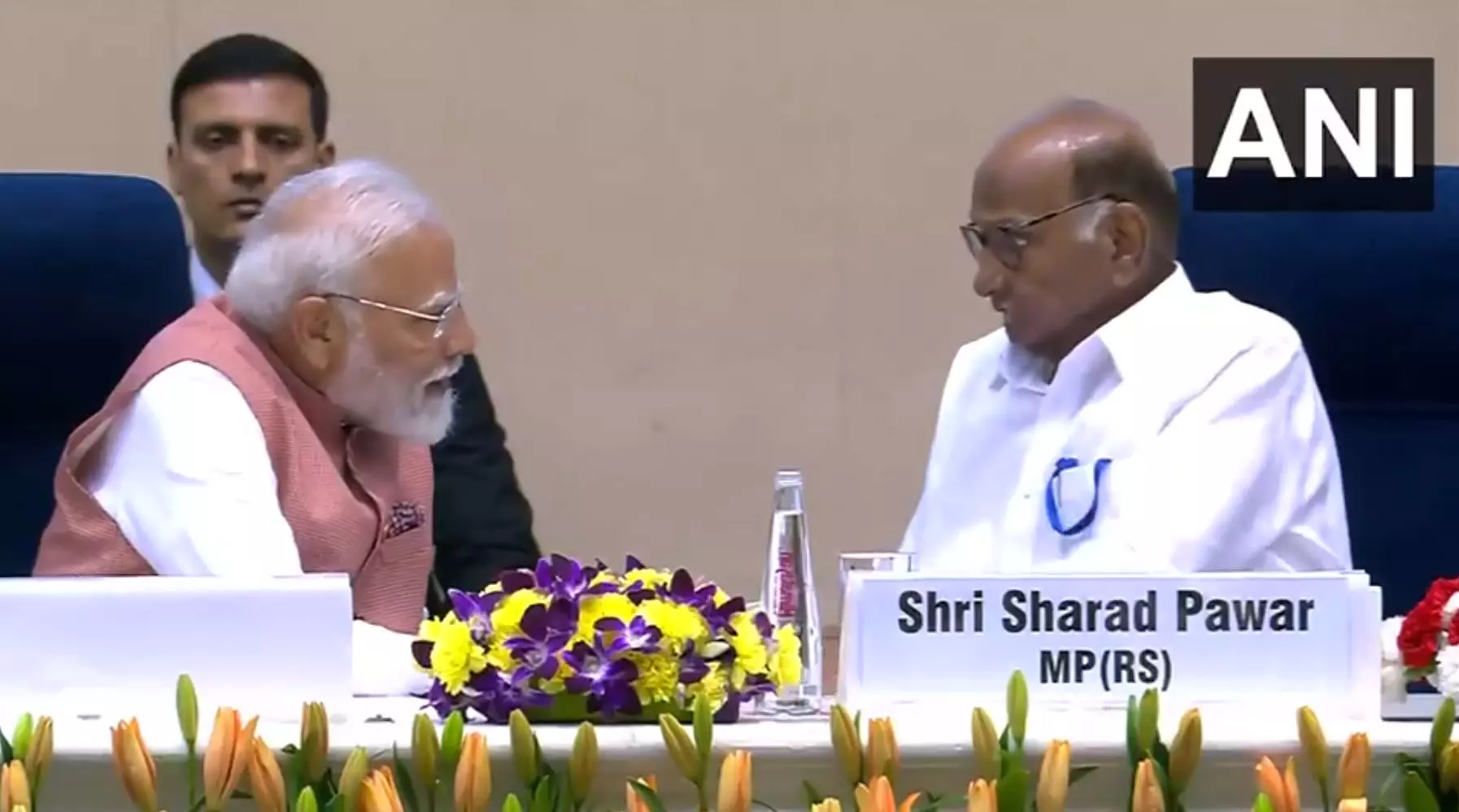 LIVE: प्रधानमंत्री मोदी ने 98वें अखिल भारतीय मराठी साहित्य सम्मेलन का उद्घाटन किया LIVE: प्रधानमंत्री मोदी ने 98वें अखिल भारतीय मराठी साहित्य सम्मेलन का उद्घाटन किया