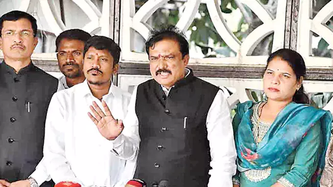 BJP MLA : केंद्रीय शिक्षा मंत्री से शिक्षा कर्मचारियों को स्थायी करने का अनुरोध किया BJP MLA : केंद्रीय शिक्षा मंत्री से शिक्षा कर्मचारियों को स्थायी करने का अनुरोध किया