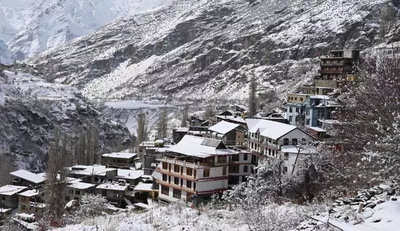 Lahaul घाटी में यातायात बाधित Lahaul घाटी में यातायात बाधित