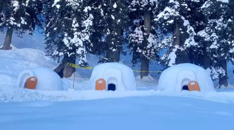 Himachal: हामटा दर्रे पर इग्लू पर्यटकों का आकर्षण Himachal: हामटा दर्रे पर इग्लू पर्यटकों का आकर्षण