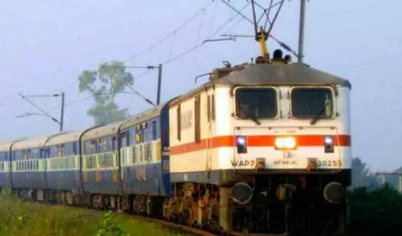 RRB ने ग्रुप-डी पदों के लिए आवेदन की अंतिम तिथि बढ़ाई RRB ने ग्रुप-डी पदों के लिए आवेदन की अंतिम तिथि बढ़ाई