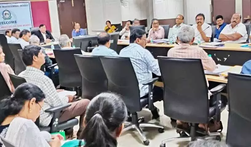 Krishna Board ने शुक्रवार को बुलाई आपात बैठक Krishna Board ने शुक्रवार को बुलाई आपात बैठक