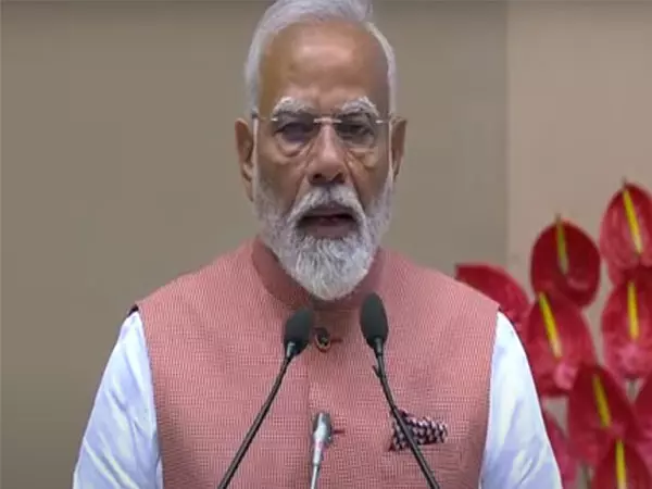 संघ की वजह से मैं मराठी भाषा और संस्कृति से जुड़ा: PM Modi संघ की वजह से मैं मराठी भाषा और संस्कृति से जुड़ा: PM Modi