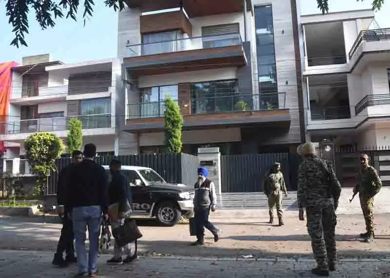 ED ने कनाडा सोना लूट के ‘संदिग्ध’ के मोहाली परिसर की तलाशी ली ED ने कनाडा सोना लूट के ‘संदिग्ध’ के मोहाली परिसर की तलाशी ली