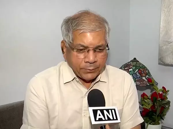 प्रकाश अंबेडकर ने भीमा कोरेगांव मामले में शरद पवार के दस्तावेज पेश करने की मांग की प्रकाश अंबेडकर ने भीमा कोरेगांव मामले में शरद पवार के दस्तावेज पेश करने की मांग की